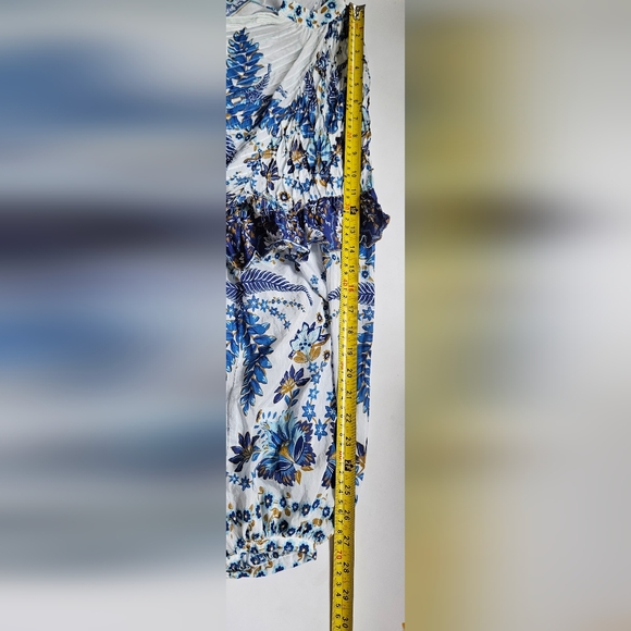 FARM Rio Blue and White Floral Womens Ana Tapestry Ruffle Blouse Size L - Picture 13 of 16